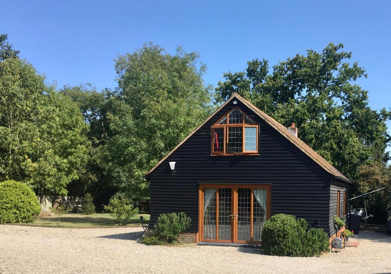 Отель The Little House West Hanningfield Экстерьер фото